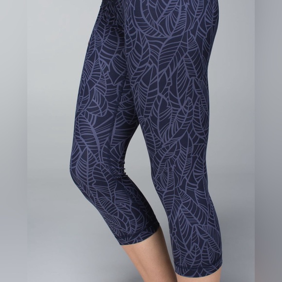 Lululemon Wunder Under Crop Luxtreme Pretty Palm Cadet Greyvy Capri Leggings - Picture 5 of 10